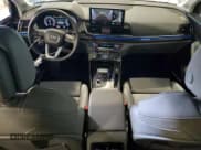 ✅ 2023 Audi Q5 • VIN: WA1FABFY5P2050935 • Lot: 47029315. Wystawiony na Copart z przebiegiem 21 438 mil. Bezpłatny archiwum sprzedaży aukcyjnych z USA i szczegółowy raport historii pojazdu na DreamBid. Zdjęcie 8.