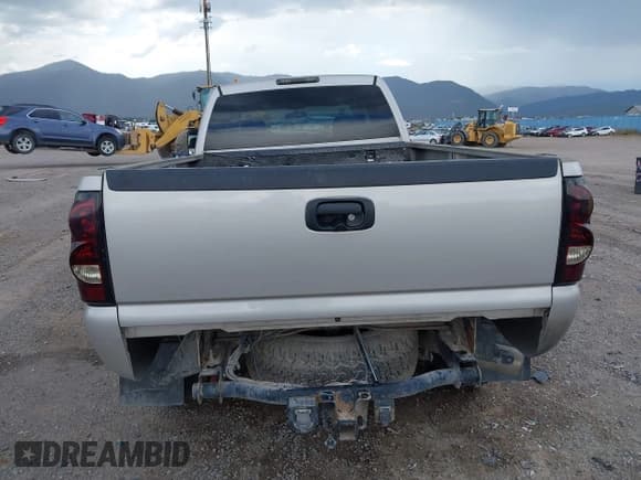 ✅ 2007 Chevrolet Silverado 2500HD LT1 • VIN: 1GCHK23D87F116948 • Лот: 42846349. Опубликован ранее на IAAI с пробегом Не указан. Бесплатный доступ к архиву аукционных продаж из США и подробный отчёт об истории автомобиля на DreamBid. Изображение 17.