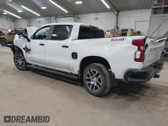 ✅ 2020 Chevrolet Silverado 1500 LT Trail Boss • VIN: 1GCPYFED8LZ333908 • Lot: 42949288. Wystawiony na IAAI z przebiegiem Nie podano. Bezpłatny archiwum sprzedaży aukcyjnych z USA i szczegółowy raport historii pojazdu na DreamBid. Zdjęcie 3.
