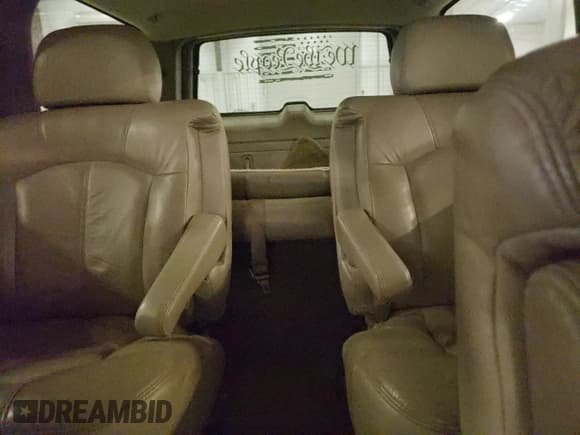 ✅ 2002 Chevrolet Suburban LT • VIN: 1GNFK16Z22J261487 • Лот: 56291475. Опубликован ранее на Copart с пробегом 200 752 миль. Бесплатный доступ к архиву аукционных продаж из США и подробный отчёт об истории автомобиля на DreamBid. Изображение 10.