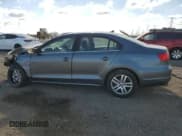 ✅ 2013 Volkswagen Jetta SE • VIN: 3VWDX7AJ7DM360654 • Lot: 90534145. Wystawiony na Copart z przebiegiem Nie podano. Bezpłatny archiwum sprzedaży aukcyjnych z USA i szczegółowy raport historii pojazdu na DreamBid. Zdjęcie 2.