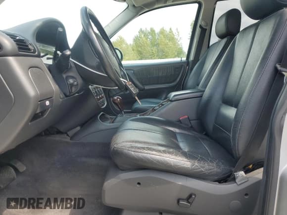 ✅ 2000 Mercedes-Benz M 320/430/500 • VIN: 4JGAB72E3YA188479 • Lot: 68973145. Listed on Copart with 144,256 mi. Free auction sales archive from the USA and detailed vehicle history report at DreamBid. Image 7.