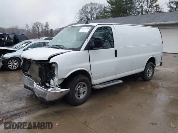 ✅ 2023 Chevrolet Express Cargo • VIN: 1GCWGAFP5P1230752 • Lot: 43732338. Wystawiony na IAAI z przebiegiem 42 696 mil. Bezpłatny archiwum sprzedaży aukcyjnych z USA i szczegółowy raport historii pojazdu na DreamBid. Zdjęcie 2.