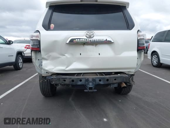 ✅ 2014 Toyota 4Runner SR5 • VIN: JTEBU5JR6E5172420 • Лот: 43445455. Опубликован ранее на IAAI с пробегом 137 533 миль. Бесплатный доступ к архиву аукционных продаж из США и подробный отчёт об истории автомобиля на DreamBid. Изображение 6.