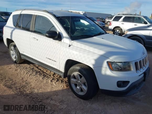 ✅ 2014 Jeep Compass Sport • VIN: 1C4NJCBA7ED777849 • Lot: 43705365. Wystawiony na IAAI z przebiegiem 141 706 mil. Bezpłatny archiwum sprzedaży aukcyjnych z USA i szczegółowy raport historii pojazdu na DreamBid. Zdjęcie 1.