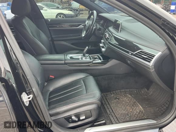 ✅ 2019 BMW 7 Series 740i • VIN: WBA7E2C5XKB217014 • Lot: 52131525. Listed on Copart with 57,450 mi. Free auction sales archive from the USA and detailed vehicle history report at DreamBid. Image 5.