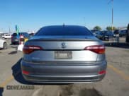 ✅ 2019 Volkswagen Jetta S • VIN: 3VWC57BUXKM063112 • Lot: 43529897. Wystawiony na IAAI z przebiegiem 63 781 mil. Bezpłatny archiwum sprzedaży aukcyjnych z USA i szczegółowy raport historii pojazdu na DreamBid. Zdjęcie 16.