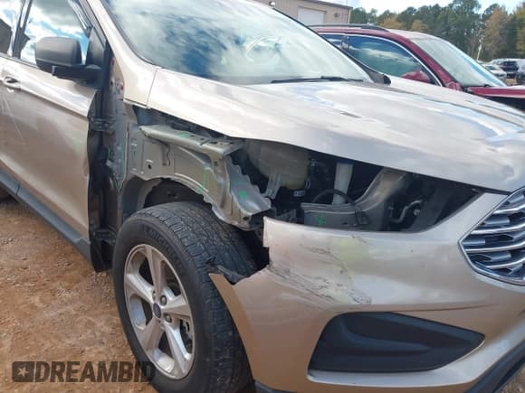 ✅ 2020 Ford Edge SE • VIN: 2FMPK3G92LBA05200 • Lot: 43584645. Wystawiony na IAAI z przebiegiem 61 945 mil. Bezpłatny archiwum sprzedaży aukcyjnych z USA i szczegółowy raport historii pojazdu na DreamBid. Zdjęcie 18.