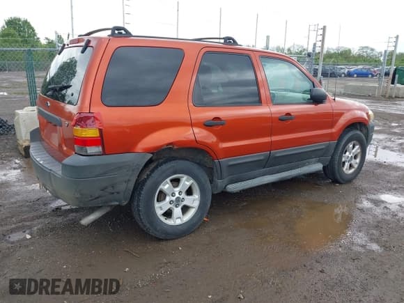 ✅ 2006 Ford Escape XLT • VIN: 1FMYU03156KA55418 • Lot: 42193005. Listed on IAAI with 197,823 mi. Free auction sales archive from the USA and detailed vehicle history report at DreamBid. Image 4.