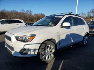 ✅ 2014 Mitsubishi Outlander SE • VIN: 4A4AR4AU5EE025613 • Lot: 92881545. Wystawiony na Copart z przebiegiem 181 724 mil. Bezpłatny archiwum sprzedaży aukcyjnych z USA i szczegółowy raport historii pojazdu na DreamBid. Zdjęcie 1.