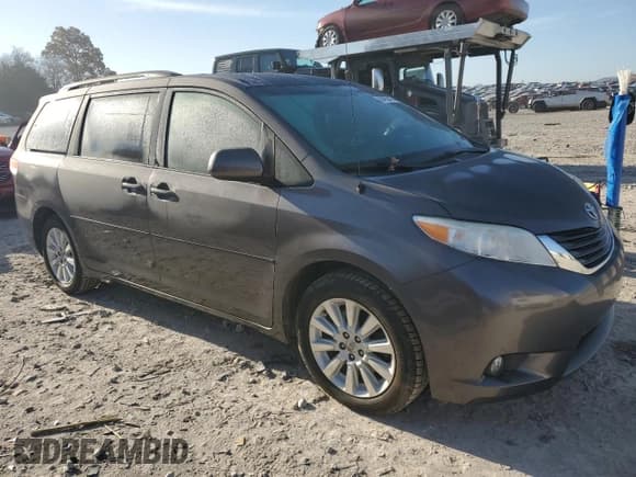 ✅ 2013 Toyota Sienna LE • VIN: 5TDJK3DC7DS068934 • Lot: 92495345. Listed on Copart with 102,035 mi. Free auction sales archive from the USA and detailed vehicle history report at DreamBid. Image 4.