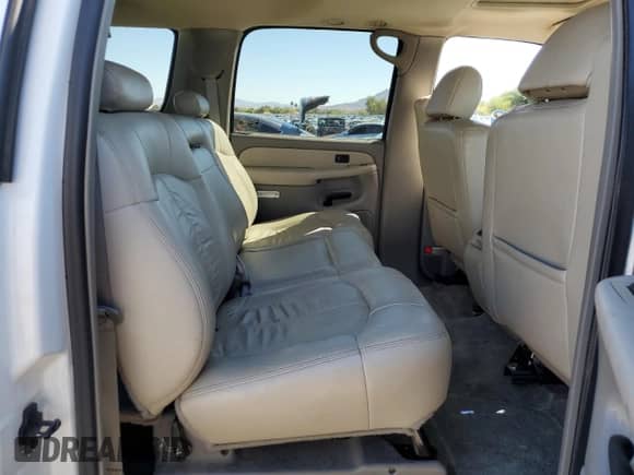 ✅ 2001 Chevrolet Suburban LT • VIN: 3GNEC16T51G260421 • Lot: 85195385. Listed on Copart with 152,901 mi. Free auction sales archive from the USA and detailed vehicle history report at DreamBid. Image 11.