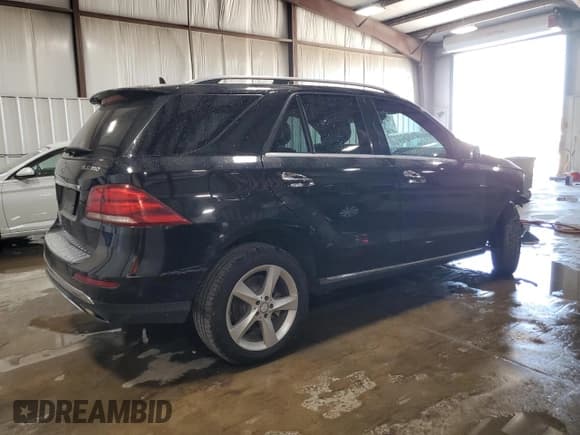 ✅ 2017 Mercedes-Benz GLE 350 • VIN: 4JGDA5HB3HA861434 • Lot: 82476425. Listed on Copart with 176,267 mi. Free auction sales archive from the USA and detailed vehicle history report at DreamBid. Image 3.