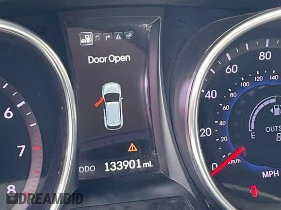 ✅ 2015 Hyundai Santa Fe GLS • VIN: KM8SR4HFXFU105317 • Лот: 50480333. Опубликован ранее на Copart с пробегом 133 901 миль. Бесплатный доступ к архиву аукционных продаж из США и подробный отчёт об истории автомобиля на DreamBid. Изображение 8.