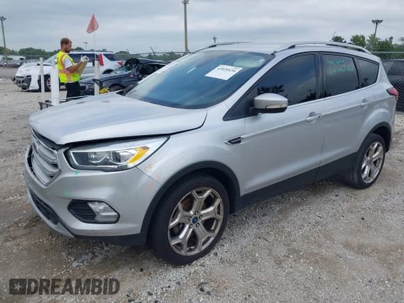 ✅ 2019 Ford Escape Titanium • VIN: 1FMCU9J90KUA13714 • Лот: 43020434. Опубликован ранее на IAAI с пробегом 150 862 миль. Бесплатный доступ к архиву аукционных продаж из США и подробный отчёт об истории автомобиля на DreamBid. Изображение 18.