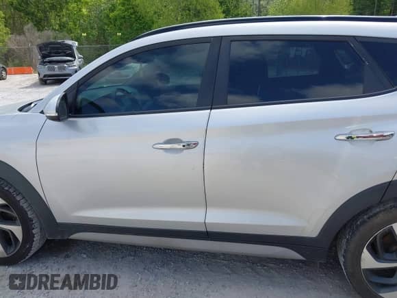 2018 Hyundai Tucson Limited with VIN KM8J33A27JU750045, listed as a IAAI auction lot 41938146 with 147,026 mi miles and . Bid and sale history available at DreamBid. Image 14.