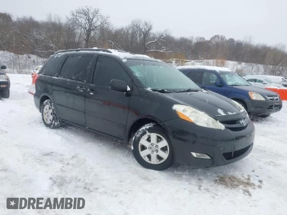 ✅ 2010 Toyota Sienna XLE Limited • VIN: 5TDYK4CC9AS311807 • Lot: 43827703. Wystawiony na IAAI z przebiegiem 234 992 mil. Bezpłatny archiwum sprzedaży aukcyjnych z USA i szczegółowy raport historii pojazdu na DreamBid. Zdjęcie 1.