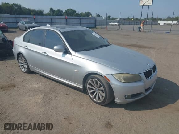 ✅ 2011 BMW 3 Series 328i • VIN: WBAPH5G57BNM75119 • Lot: 43249885. Listed on IAAI with 134,405 mi. Free auction sales archive from the USA and detailed vehicle history report at DreamBid. Image 1.