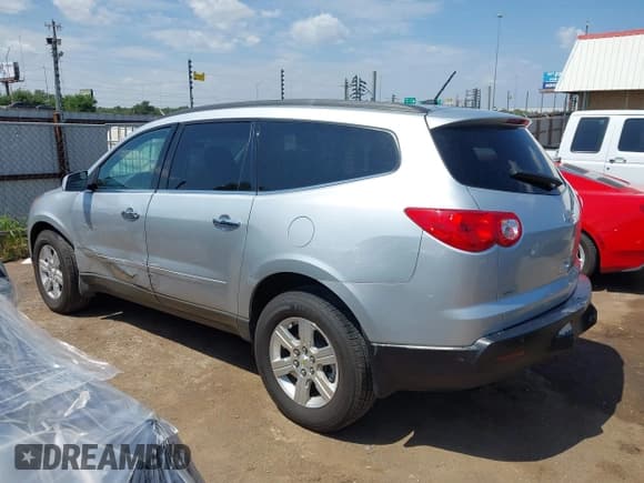 ✅ 2011 Chevrolet Traverse 1LT • VIN: 1GNKVGED9BJ361701 • Lot: 42994765. Wystawiony na IAAI z przebiegiem 85 881 mil. Bezpłatny archiwum sprzedaży aukcyjnych z USA i szczegółowy raport historii pojazdu na DreamBid. Zdjęcie 14.
