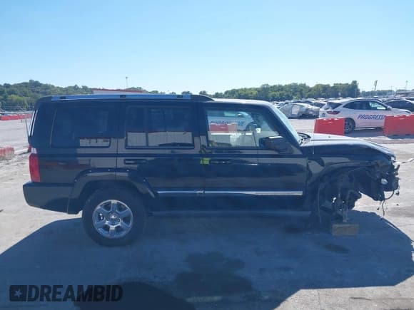 ✅ 2006 Jeep Commander Limited • VIN: 1J8HG58N26C338821 • Lot: 43420430. Wystawiony na IAAI z przebiegiem 224 054 mil. Bezpłatny archiwum sprzedaży aukcyjnych z USA i szczegółowy raport historii pojazdu na DreamBid. Zdjęcie 14.
