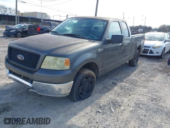 ✅ 2005 Ford F-150 STX • VIN: 1FTRX12WX5NB41226 • Lot: 43788896. Wystawiony na IAAI z przebiegiem 194 020 mil. Bezpłatny archiwum sprzedaży aukcyjnych z USA i szczegółowy raport historii pojazdu na DreamBid. Zdjęcie 2.