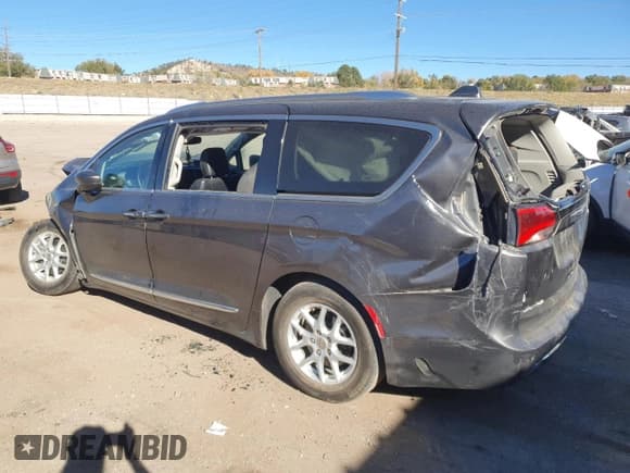 ✅ 2020 Chrysler Pacifica Touring L • VIN: 2C4RC1BG5LR112267 • Lot: 90342275. Listed on Copart with Not provided. Free auction sales archive from the USA and detailed vehicle history report at DreamBid. Image 2.