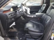 ✅ 2023 Lincoln Aviator Grand Touring • VIN: 5LMYJ8XY4PNL00639 • Lot: 41405675. Wystawiony na Copart z przebiegiem 39 930 mil. Bezpłatny archiwum sprzedaży aukcyjnych z USA i szczegółowy raport historii pojazdu na DreamBid. Zdjęcie 7.