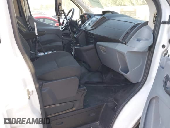 ✅ 2016 Ford Transit Cargo • VIN: 1FTYR1YM6GKB55687 • Lot: 43398877. Listed on IAAI with 115,507 mi. Free auction sales archive from the USA and detailed vehicle history report at DreamBid. Image 5.