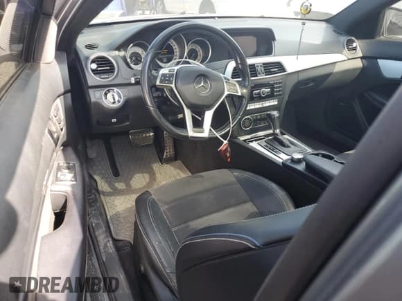 ✅ 2015 Mercedes-Benz C 250 • VIN: WDDGJ4HB9FG396394 • Лот: 80297515. Опубликован ранее на Copart с пробегом 69 562 миль. Бесплатный доступ к архиву аукционных продаж из США и подробный отчёт об истории автомобиля на DreamBid. Изображение 8.