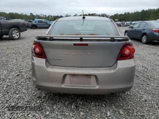 ✅ 2014 Dodge Avenger SE • VIN: 1C3CDZAB2EN187567 • Lot: 79853884. Wystawiony na Copart z przebiegiem 178 272 mil. Bezpłatny archiwum sprzedaży aukcyjnych z USA i szczegółowy raport historii pojazdu na DreamBid. Zdjęcie 6.