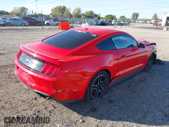 ✅ 2019 Ford Mustang EcoBoost • VIN: 1FA6P8THXK5172523 • Lot: 43509335. Wystawiony na IAAI z przebiegiem 79 889 mil. Bezpłatny archiwum sprzedaży aukcyjnych z USA i szczegółowy raport historii pojazdu na DreamBid. Zdjęcie 4.