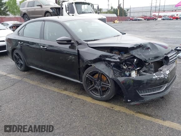 ✅ 2012 Volkswagen Passat S • VIN: 1VWAP7A36CC061323 • Lot: 42057975. Wystawiony na IAAI z przebiegiem 169 588 mil. Bezpłatny archiwum sprzedaży aukcyjnych z USA i szczegółowy raport historii pojazdu na DreamBid. Zdjęcie 1.