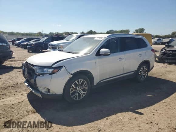 2017 Mitsubishi Outlander SE with VIN JA4AZ3A33HZ051790, listed as a Copart auction lot 81827925 with 161,022 mi miles and Salvage title. Bid and sale history available at DreamBid. Image 1.