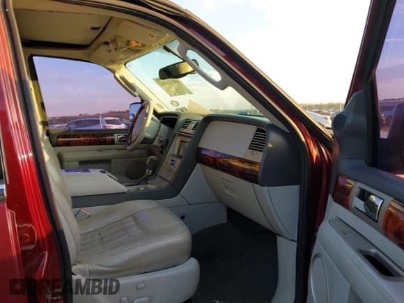 ✅ 2004 Lincoln Navigator Luxury • VIN: 5LMFU28R04LJ18771 • Lot: 43747344. Listed on IAAI with 205,752 mi. Free auction sales archive from the USA and detailed vehicle history report at DreamBid. Image 5.