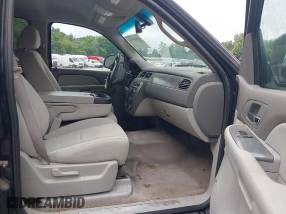 ✅ 2008 Chevrolet Suburban LTZ • VIN: 3GNFK16398G176488 • Lot: 42601874. Listed on IAAI with 239,248 mi. Free auction sales archive from the USA and detailed vehicle history report at DreamBid. Image 5.