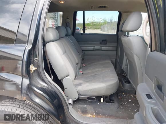 ✅ 2005 Dodge Durango SXT • VIN: 1D4HB38N45F610585 • Лот: 42282944. Опубликован ранее на IAAI с пробегом 180 446 миль. Бесплатный доступ к архиву аукционных продаж из США и подробный отчёт об истории автомобиля на DreamBid. Изображение 8.