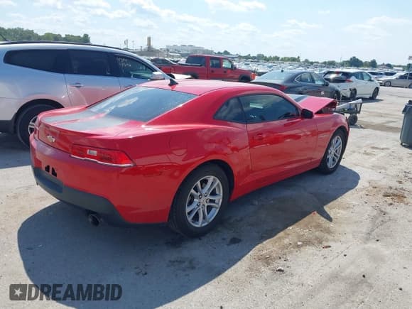✅ 2014 Chevrolet Camaro LS • VIN: 2G1FA1E37E9305503 • Lot: 43133174. Wystawiony na IAAI z przebiegiem 159 088 mil. Bezpłatny archiwum sprzedaży aukcyjnych z USA i szczegółowy raport historii pojazdu na DreamBid. Zdjęcie 4.