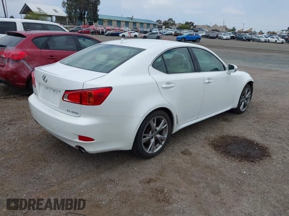 ✅ 2010 Lexus IS 350 • VIN: JTHBE5C21A5024315 • Lot: 42185188. Wystawiony na IAAI z przebiegiem 247 738 mil. Bezpłatny archiwum sprzedaży aukcyjnych z USA i szczegółowy raport historii pojazdu na DreamBid. Zdjęcie 4.
