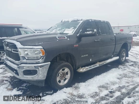 ✅ 2021 Ram 2500 Big Horn • VIN: 3C6UR5DJ2MG625774 • Lot: 43812123. Listed on IAAI with 123,394 mi. Free auction sales archive from the USA and detailed vehicle history report at DreamBid. Image 17.