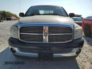 2007 Dodge 1500 SLT z VIN 1D7HA18P37J621489, wystawiony jako Copart lot #67723384 z przebiegiem 93 336 mil mil oraz Szkoda całkowita • Salvage title. Historia ofert i sprzedaży dostępna na DreamBid. Obrazek 5.