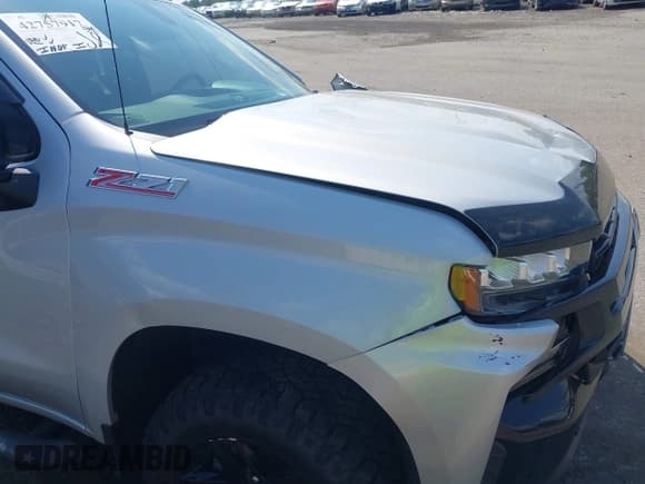 ✅ 2020 Chevrolet Silverado 1500 LT Trail Boss • VIN: 1GCPYFED3LZ190222 • Lot: 42757917. Wystawiony na IAAI z przebiegiem Nie podano. Bezpłatny archiwum sprzedaży aukcyjnych z USA i szczegółowy raport historii pojazdu na DreamBid. Zdjęcie 17.