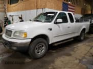 ✅ 1999 Ford F-150 XL • VIN: 1FTRX18LXXKA69025 • Lot: 57625035. Wystawiony na Copart z przebiegiem Nie podano. Bezpłatny archiwum sprzedaży aukcyjnych z USA i szczegółowy raport historii pojazdu na DreamBid. Zdjęcie 1.