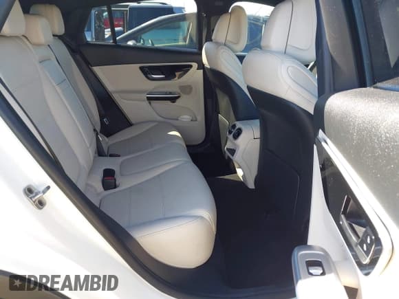 ✅ 2025 Mercedes-Benz GLC 300 • VIN: W1NKJ4HB1SF329799 • Лот: 43460057. Опубликован ранее на IAAI с пробегом 6 914 миль. Бесплатный доступ к архиву аукционных продаж из США и подробный отчёт об истории автомобиля на DreamBid. Изображение 8.