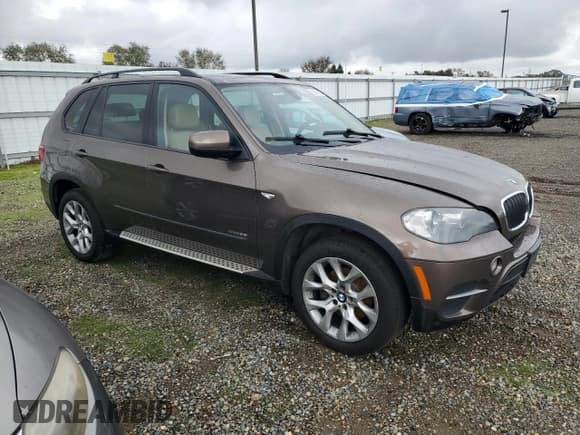 ✅ 2011 BMW X5 35i • VIN: 5UXZV4C58BL416014 • Lot: 93268675. Wystawiony na Copart z przebiegiem 196 110 mil. Bezpłatny archiwum sprzedaży aukcyjnych z USA i szczegółowy raport historii pojazdu na DreamBid. Zdjęcie 4.