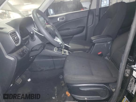 ✅ 2023 Hyundai Venue SE • VIN: KMHRB8A3XPU215053 • Lot: 88431365. Listed on Copart with 29,930 mi. Free auction sales archive from the USA and detailed vehicle history report at DreamBid. Image 7.