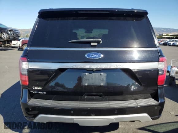 ✅ 2018 Ford Expedition Platinum • VIN: 1FMJU1MT1JEA22530 • Lot: 87279605. Wystawiony na Copart z przebiegiem 134 805 mil. Bezpłatny archiwum sprzedaży aukcyjnych z USA i szczegółowy raport historii pojazdu na DreamBid. Zdjęcie 6.