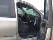 ✅ 2020 Chevrolet Silverado 1500 RST • VIN: 3GCUYEED9LG398957 • Lot: 40698196. Wystawiony na IAAI z przebiegiem 17 043 mil. Bezpłatny archiwum sprzedaży aukcyjnych z USA i szczegółowy raport historii pojazdu na DreamBid. Zdjęcie 5.