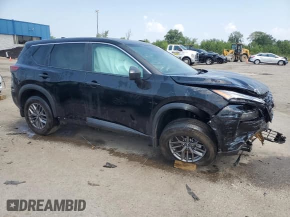 ✅ 2023 Nissan Rogue S • VIN: 5N1BT3AA8PC901159 • Lot: 67596475. Wystawiony na Copart z przebiegiem 29 578 mil. Bezpłatny archiwum sprzedaży aukcyjnych z USA i szczegółowy raport historii pojazdu na DreamBid. Zdjęcie 4.