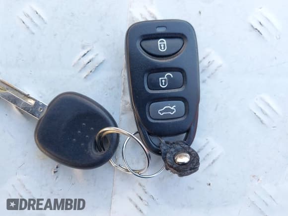 ✅ 2016 Hyundai Veloster • VIN: KMHTC6AD6GU285309 • Lot: 41375098. Wystawiony na IAAI z przebiegiem 77 970 mil. Bezpłatny archiwum sprzedaży aukcyjnych z USA i szczegółowy raport historii pojazdu na DreamBid. Zdjęcie 11.