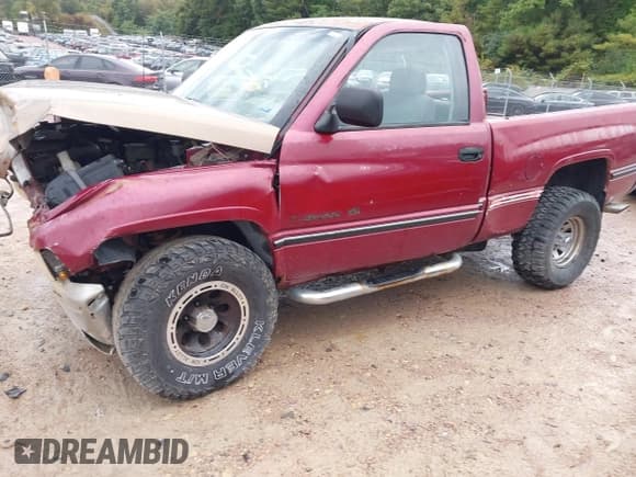 ✅ 1996 Dodge 1500 • VIN: 1B7HF16Y5TS680510 • Лот: 43273427. Опубликован ранее на IAAI с пробегом 207 862 миль. Бесплатный доступ к архиву аукционных продаж из США и подробный отчёт об истории автомобиля на DreamBid. Изображение 2.